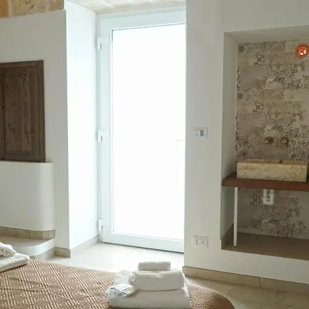 141 - Luxury 3* Monopoli