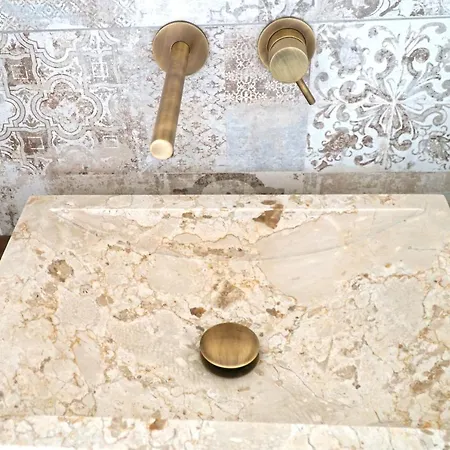 141 - Luxury 3* Monopoli